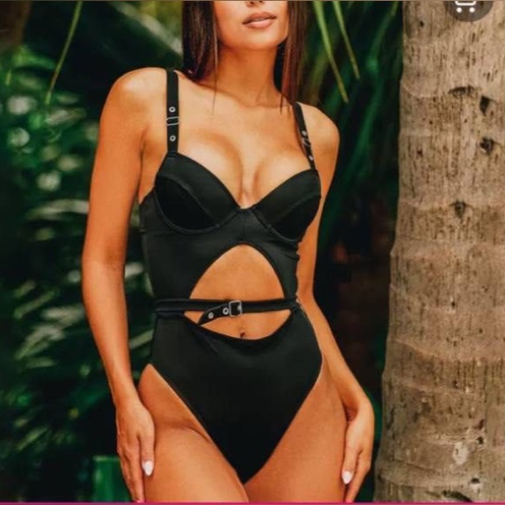 La SENZA Black One Piece Swimwear medium